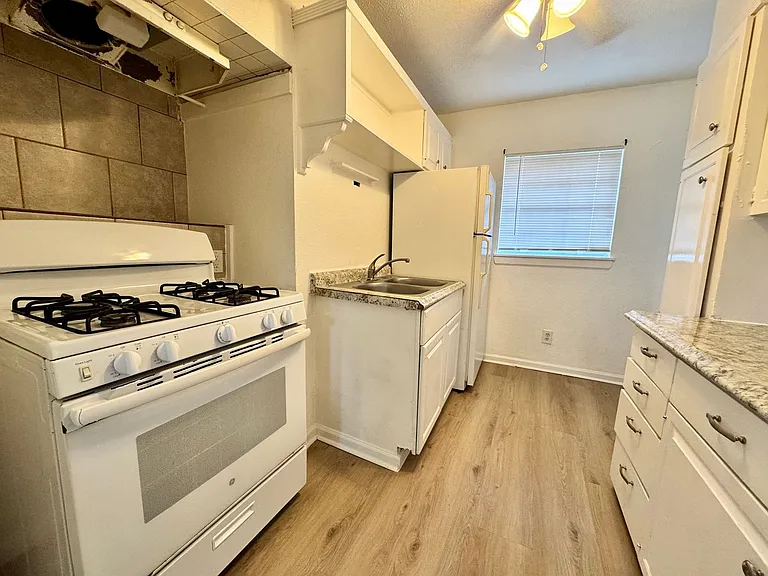 602 Lovett Ave — Photo 20