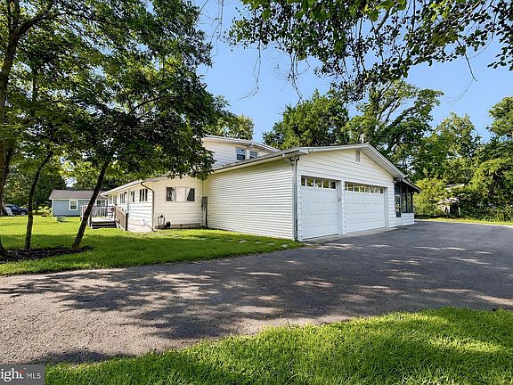 3rd image of 10951 Poplar Dr