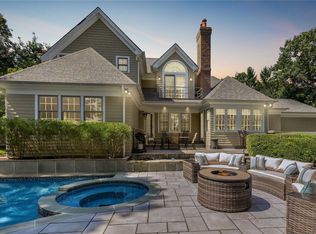 155 Halls Creek Dr, Mattituck, NY 11952
