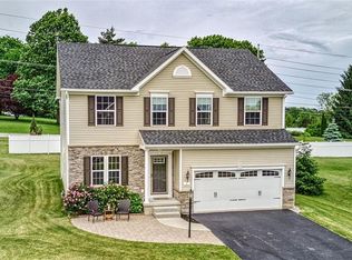 5 Kings Mill Ct, Penfield, NY 14526