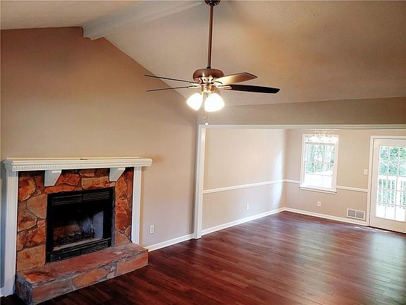 3rd image of 1581 Sugar Plum Dr SW