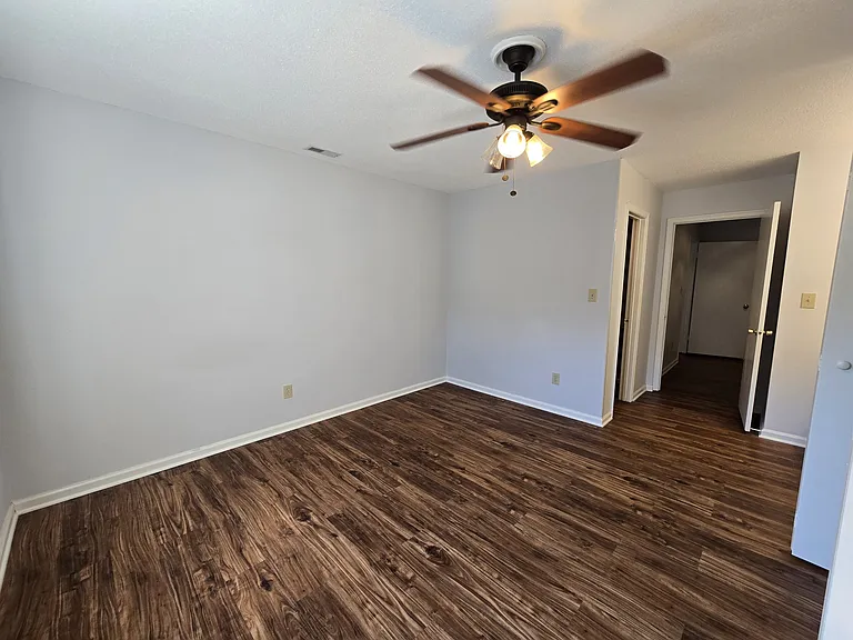 117 Kingsbury Dr — Photo 26