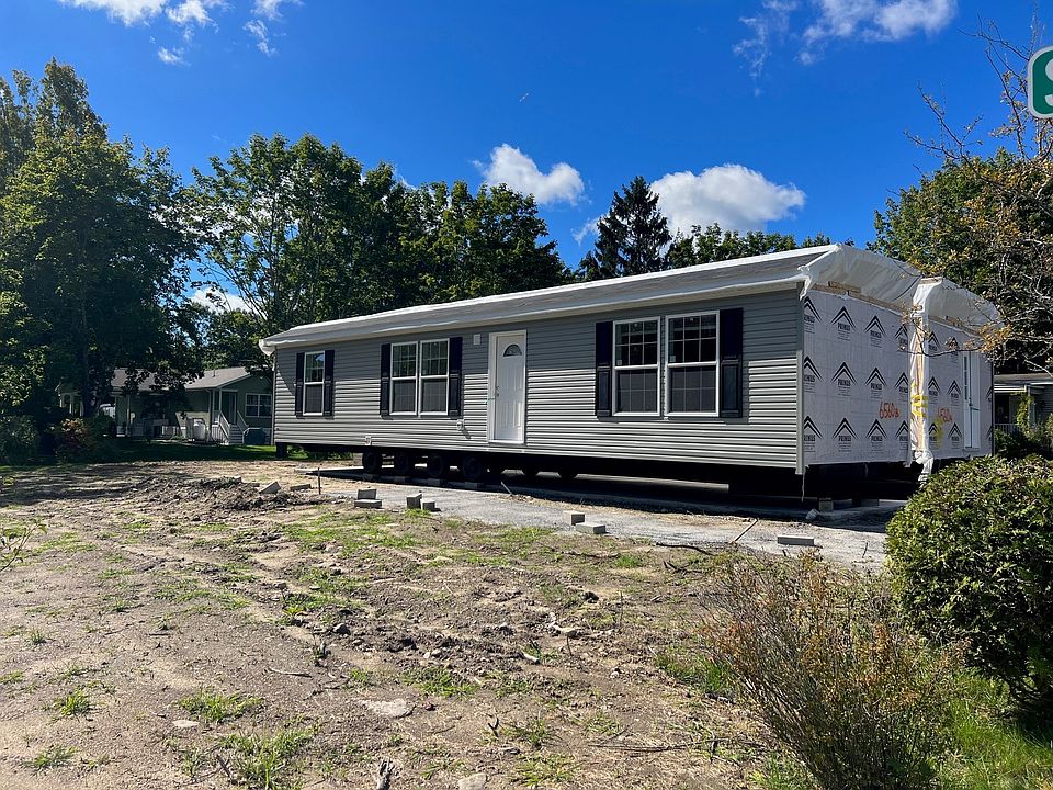 2nd image of 48 Bridlepath Trl #105