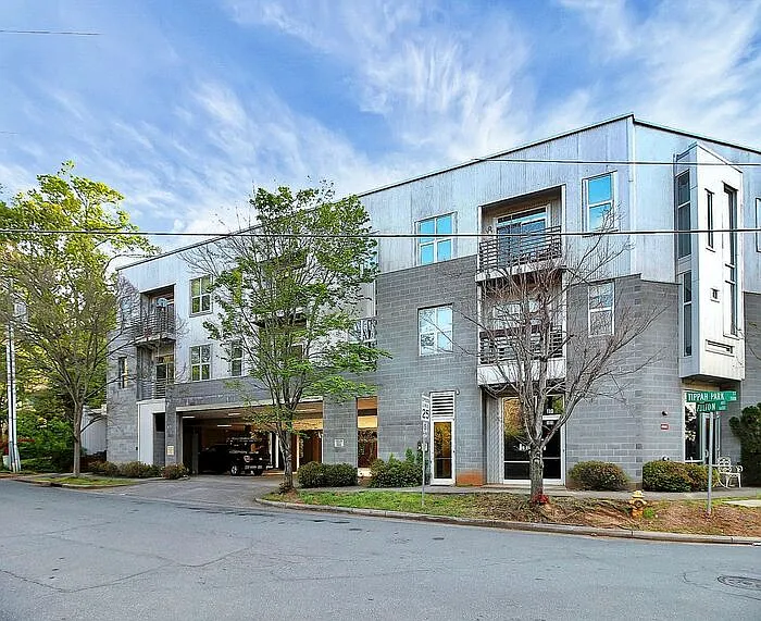 2 bed, 2.0 bath, 1022 sqft, $1,895 — Photo 2