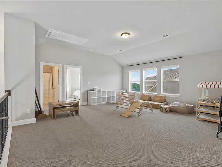 1317 Highwater Dr — Photo 22
