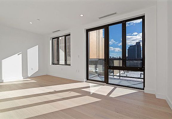 4th image of 222 51st Ave #4B