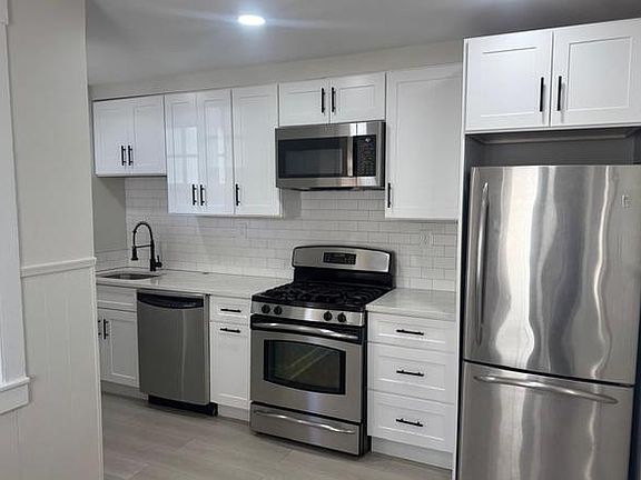 5th image of 984 Middlesex St #1L