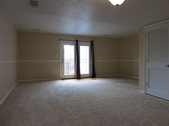 5th image of 102 Southampton Dr