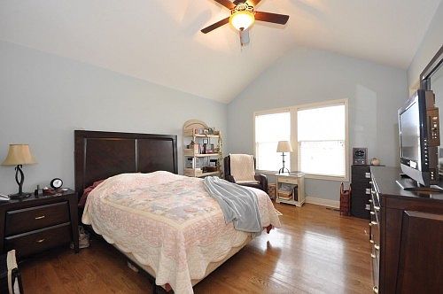 5th image of 10419 Barber Ave