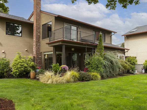 230 N Hayden Bay Dr, Portland, OR 97217