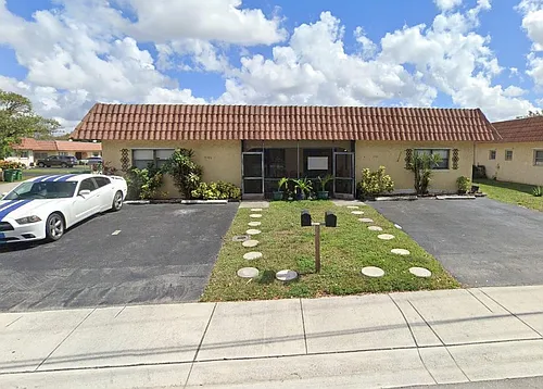 7104 NW 80th Ave Photo 1