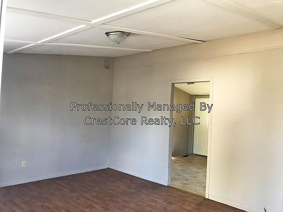 2nd image of 105 W College St APT 4