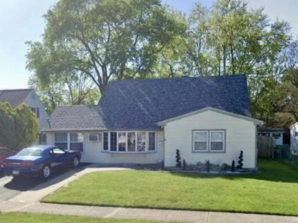 51 Junewood Dr, Levittown, PA 19055