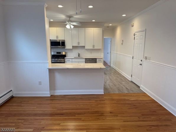 228 E 1st Ave APT 7, Roselle, NJ 07203