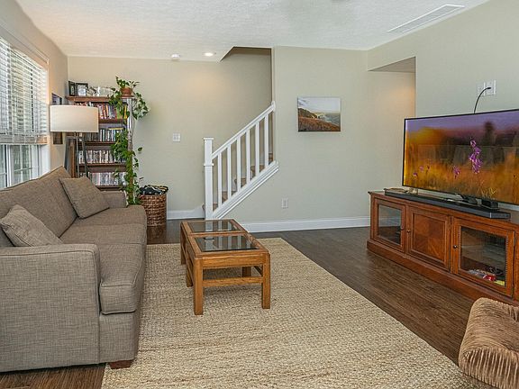 5th image of 1802 W Ezekiel Dr