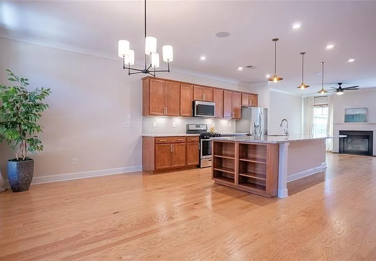 1059 Caruso Dr — Photo 3
