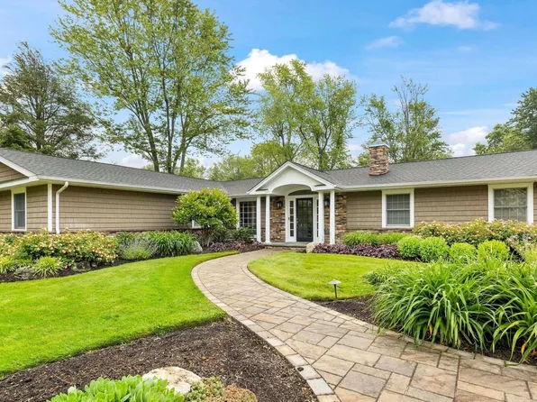 6 May Hill Lane, Dix Hills, NY 11746