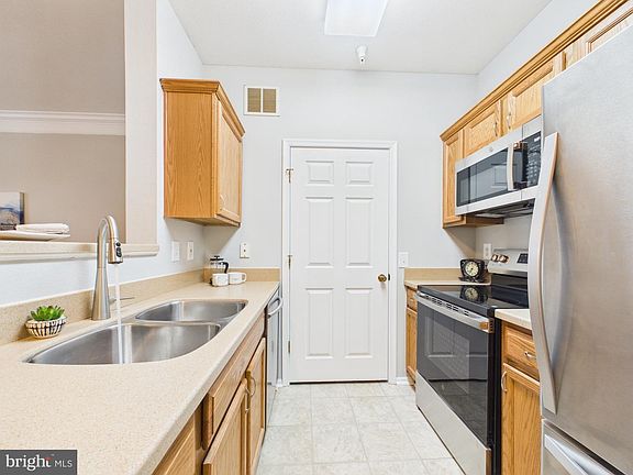 3rd image of 1601 Spring Gate Dr Unit 1307
