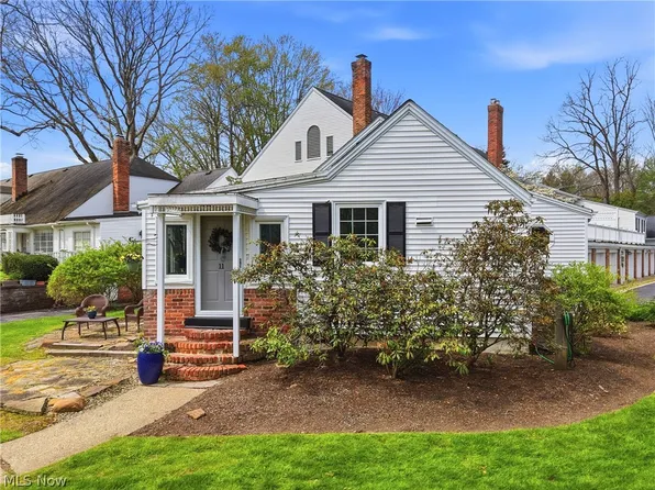 14661 Hillbrook Ln N APT 11, Chagrin Falls, OH 44022