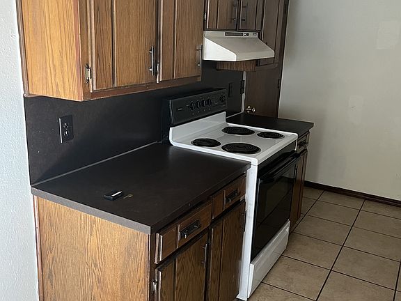 4th image of 944 SW 98th St