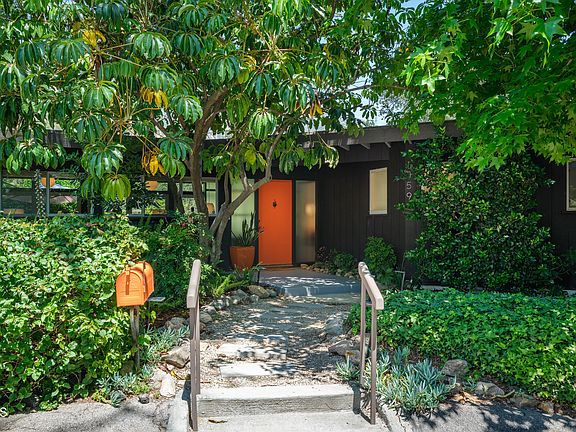 3rd image of 1059 Alpine Villa Dr