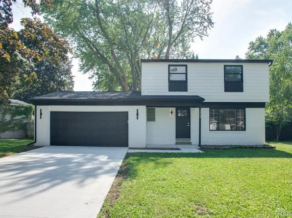 5969 Pleasant Dr, Waterford, MI 48329