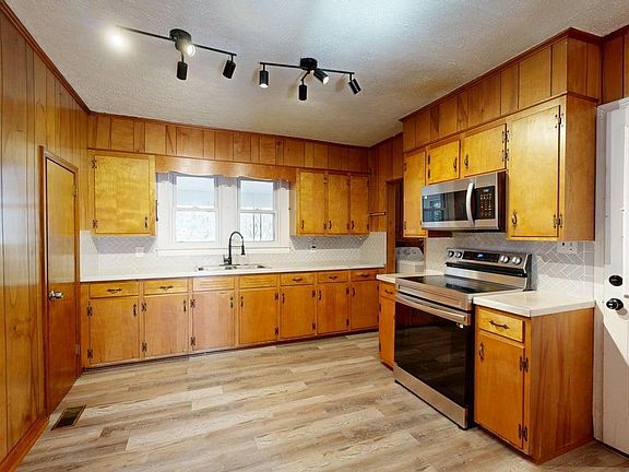 4th image of 108 Parkway Dr