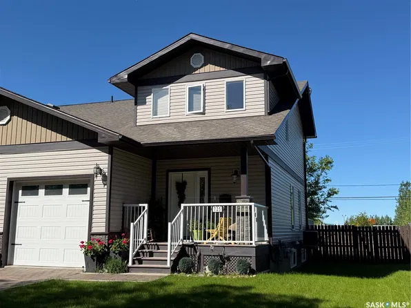 725 Centre Street, Shaunavon, SK S0N 2M0