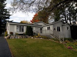 6775 Longworth Dr, Waterford, MI 48329