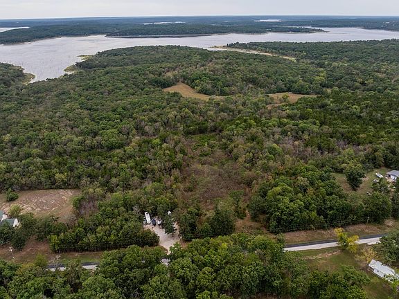 3rd image of Limestone School Rd