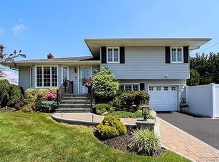 12 Barnum Ave, Plainview, NY 11803