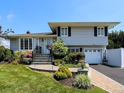 12 Barnum Avenue, Plainview, NY, 11803