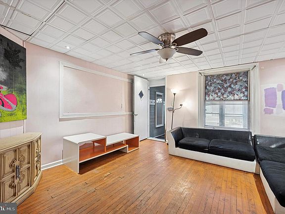 5th image of 803 S Vogdes St