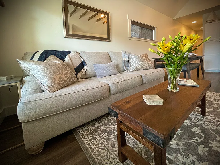 1329 Walnut St — Photo 12