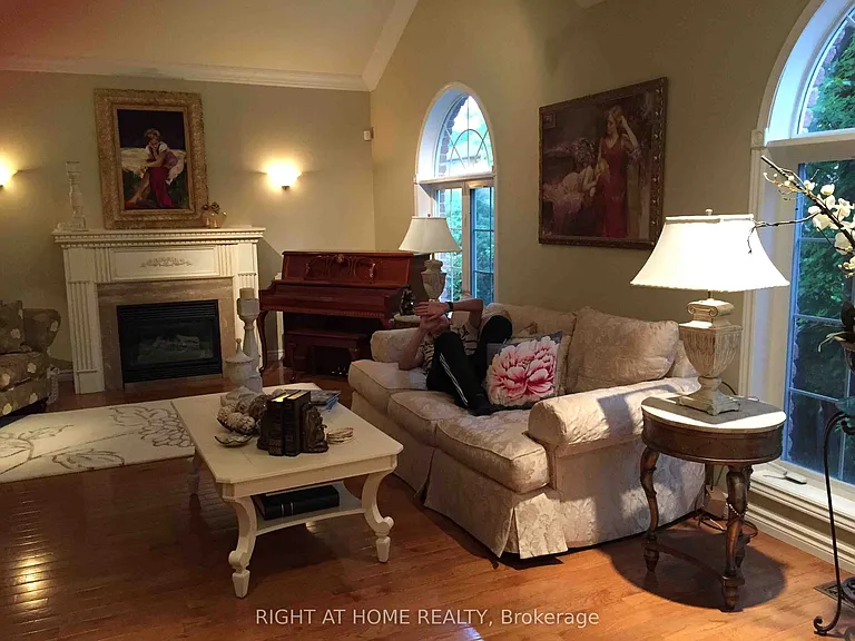 307 Sheridan Ct — Photo 22