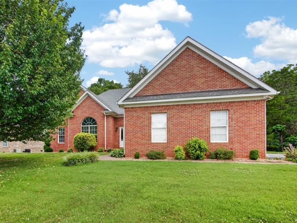 1st image of 145 Huntsman Cir