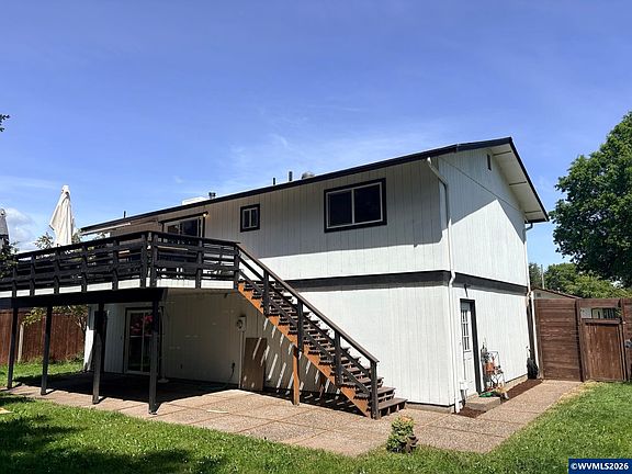 5th image of 1060 SE Marion Ave