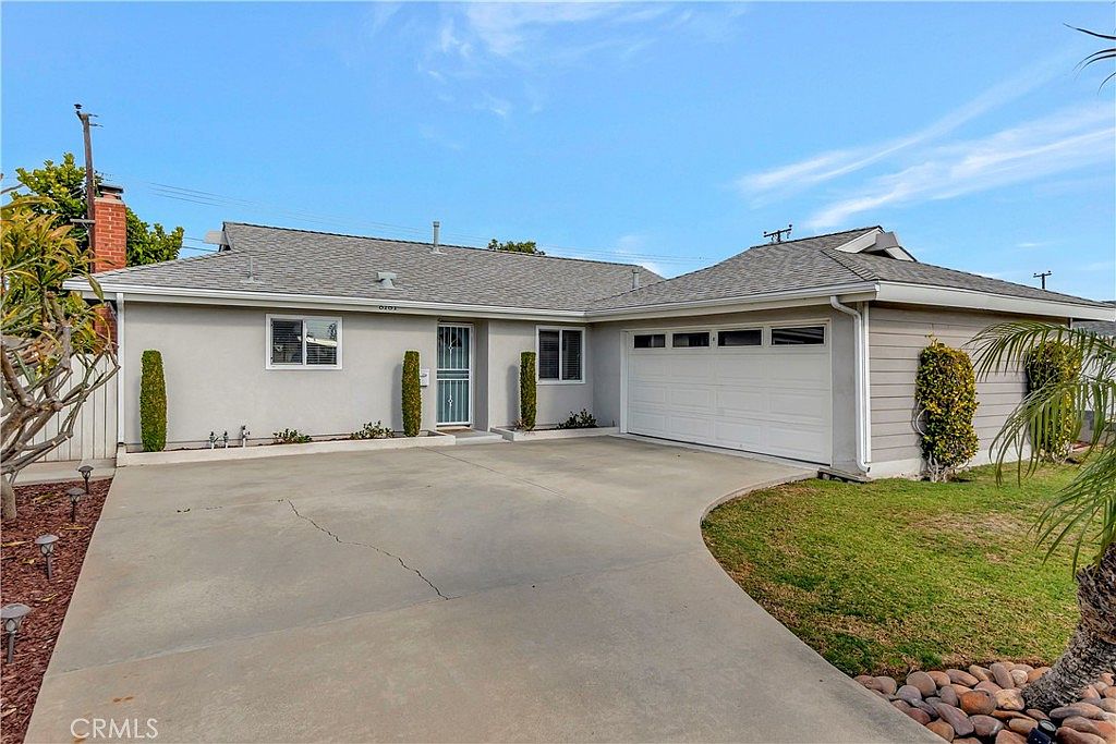 8181 Holland Dr, Huntington Beach, CA 92647 | Zillow