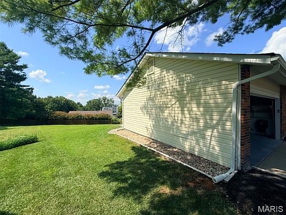 2nd image of 1068 Apricot Dr