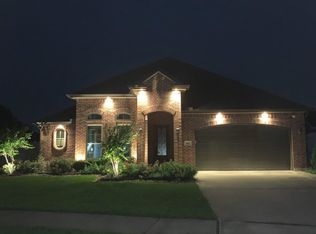 102 Woodridge Dr, Nederland, TX 77627