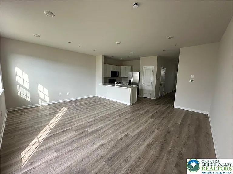 1278 Susan Cir — Photo 15