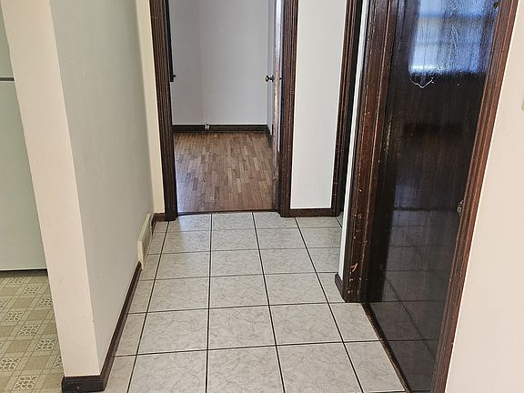4th image of 324 Spruce St
