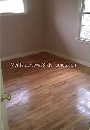 5th image of 975 Oakdale Dr SE