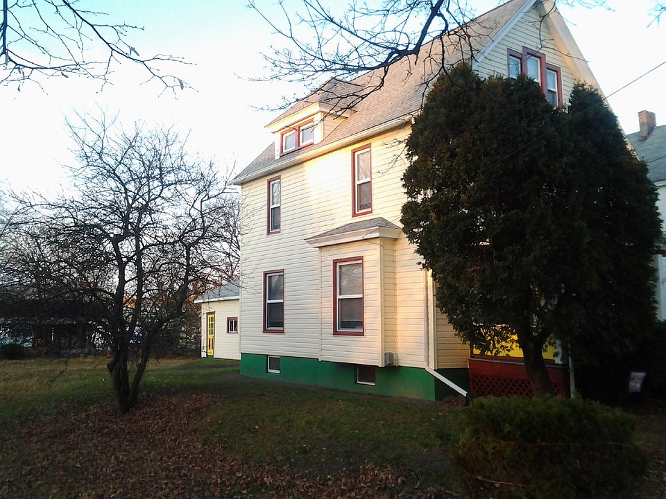2nd image of 381 E Warren St