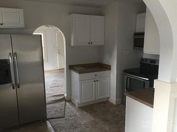 4th image of 146 NE Juniper St