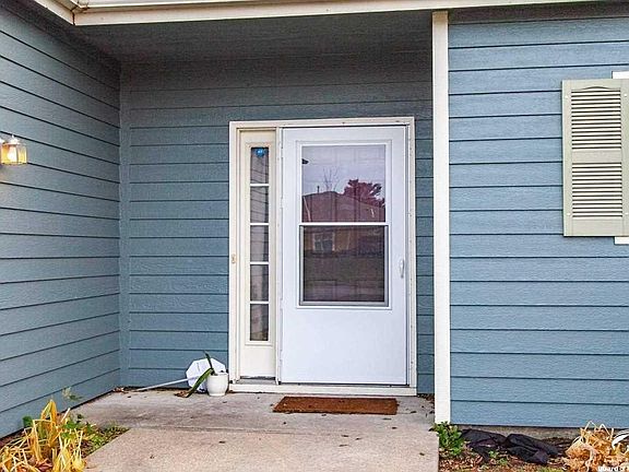 1726  Gennessee Lawrence, KS listing photo #5