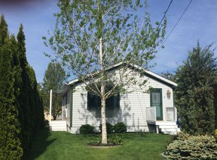 56 Center Ave, Middletown, RI 02842