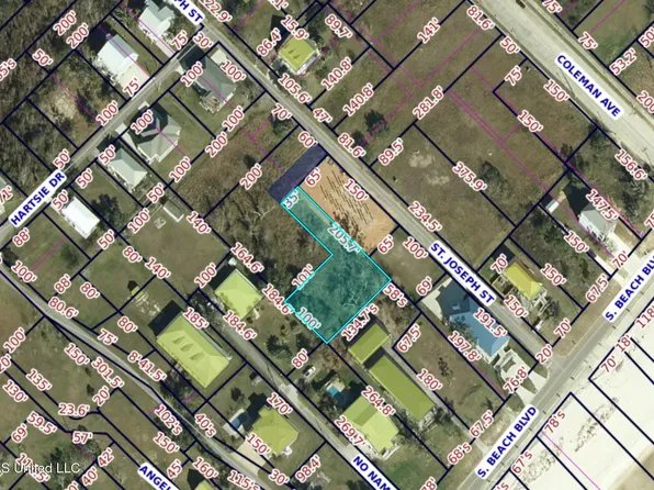 107 Saint Joseph St, Waveland, MS 39576