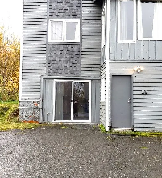 43 — Photo 16