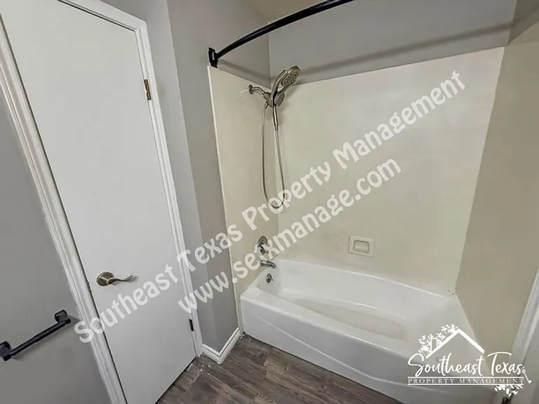 290 Beach St — Photo 8